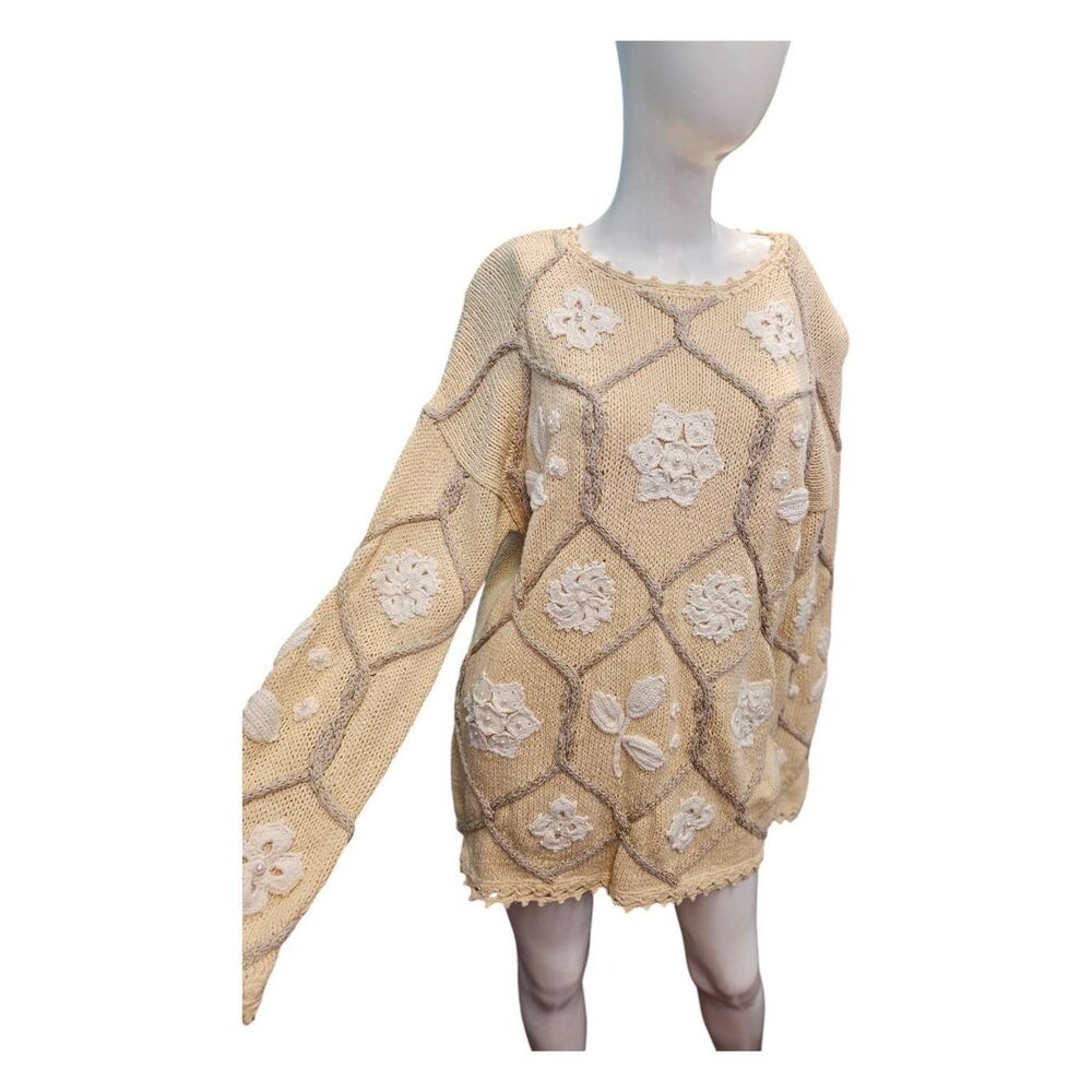 Tiara Vintage 90's Chunky Embellished Sweater Size Medium Tan